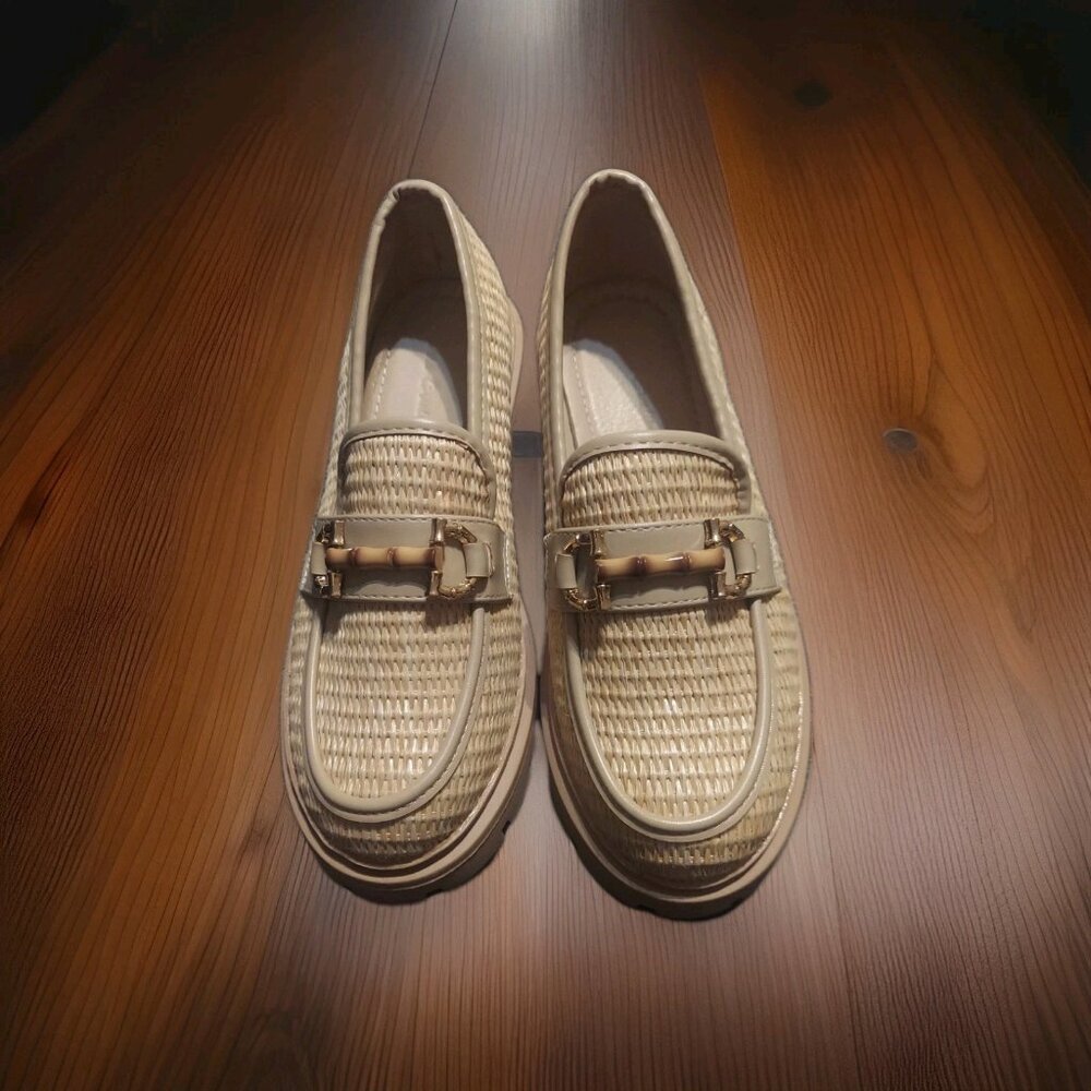 Vera Creation Women's Loafers. Size 6.5‎ Sunny Pro Beige NWOT Bamboo Y2K Slip On